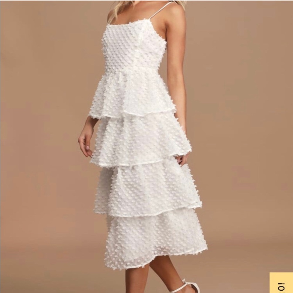 NWT!! Lulus white tierd Pom Pom dress